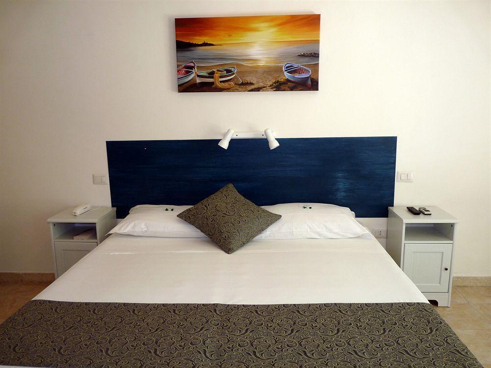 Hotel Aria Di Mare Марина-ди-Рагуза Экстерьер фото